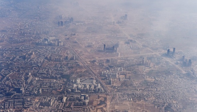 New Delhi`s air is now so toxic, schools are closing and expats are fleeing 